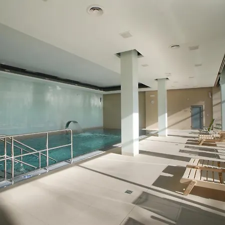 Apartmanovy Dum Landek מלון 3*