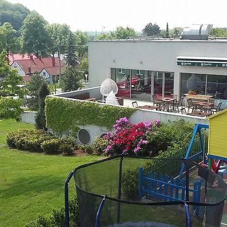 מלון Apartmanovy Dum Landek 3*